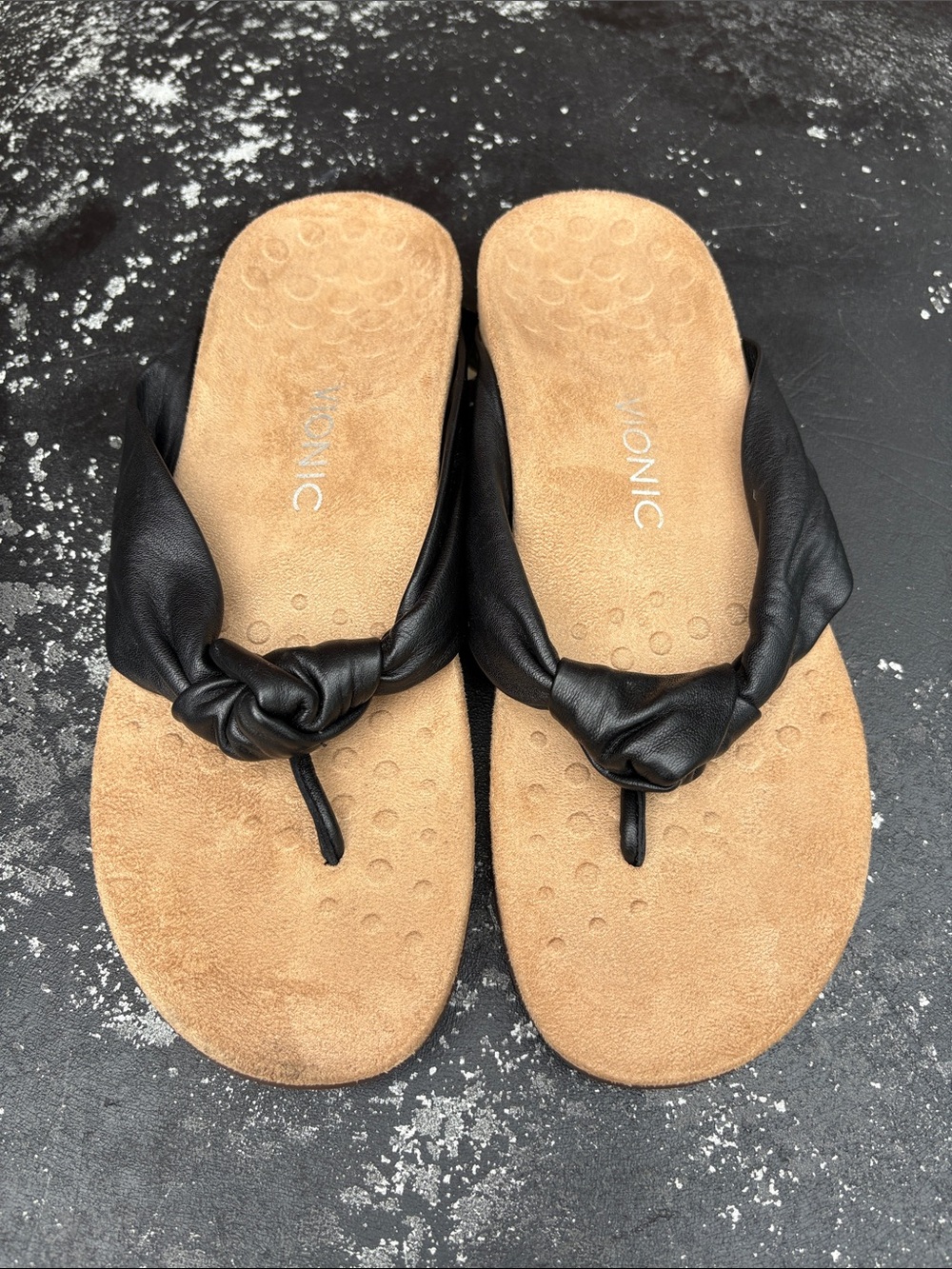 Vionic Black Pippa Knotted Thong Sandals With Suede Orthotic Footbed. size 10